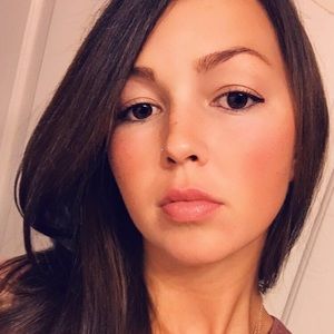 Meet your Posher, Stacy